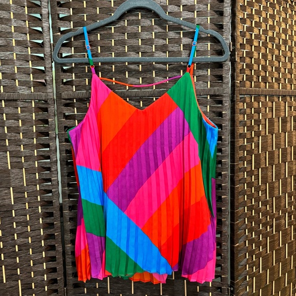 Vibrant Pleated Top - Picture 2 of 5